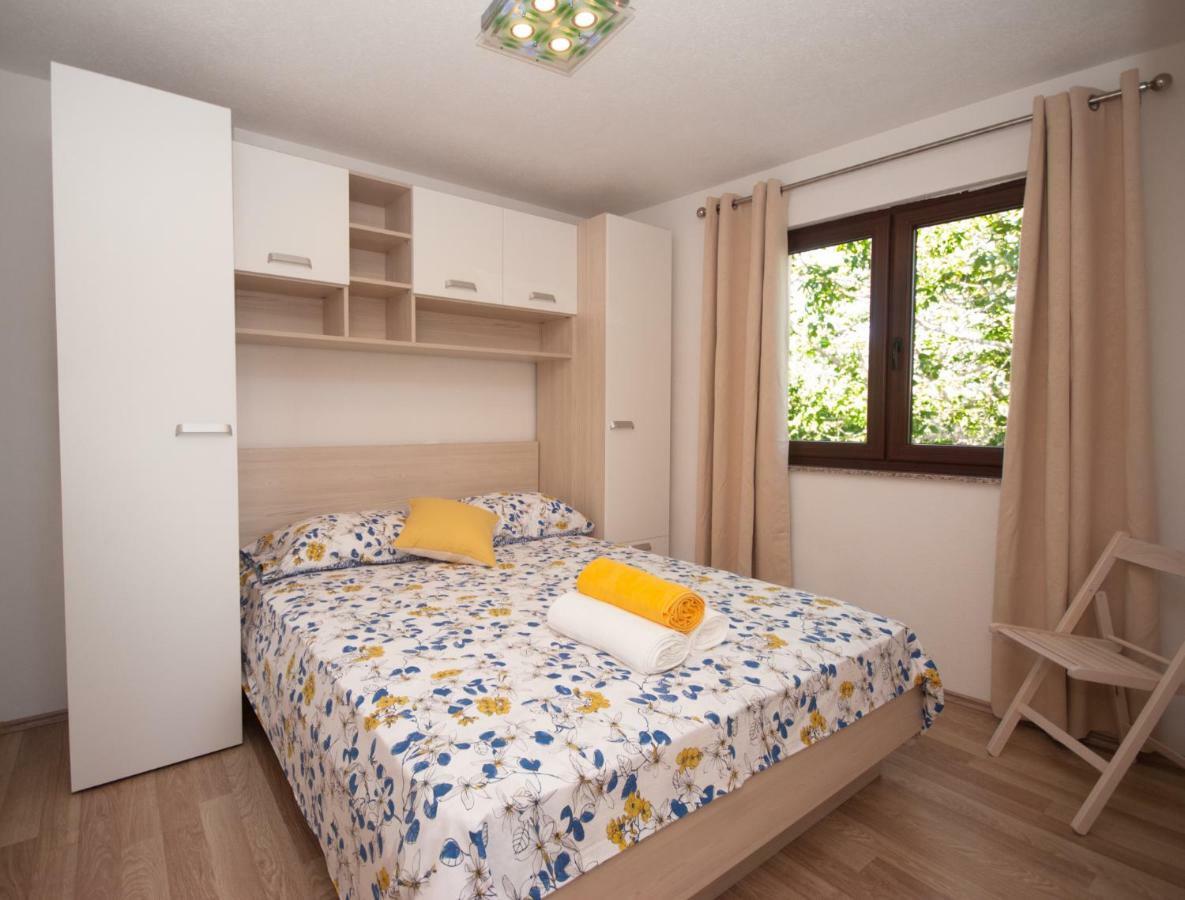 Apartmani Ivan Kaštela Buitenkant foto